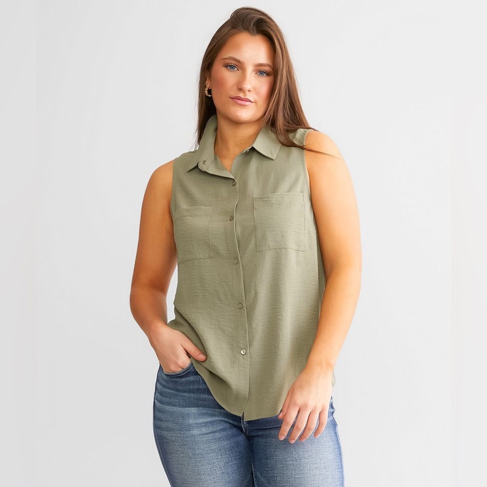 Daytrip Woven Crinkle Button Down Tank Top